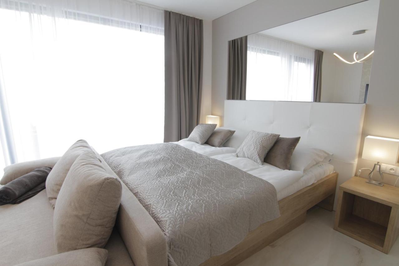 Apartmany Rose Mikulov Exteriör bild